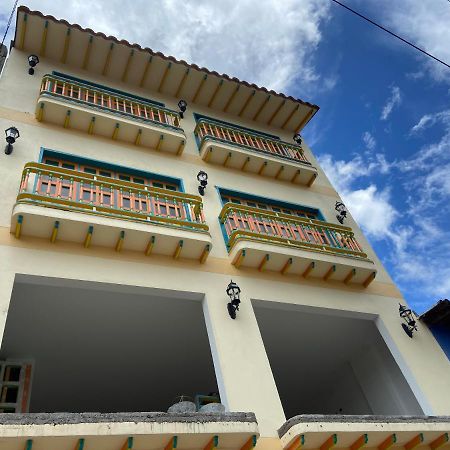 Апартаменты Balcones De La Pradera By Hope Гуатапе Экстерьер фото